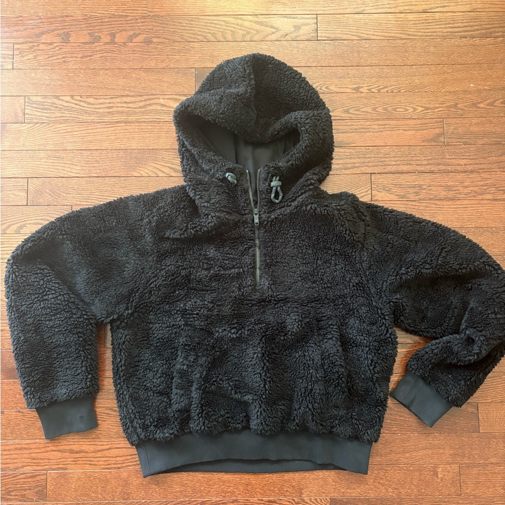 EUC lululemon Black Sherpa cropped hoodie